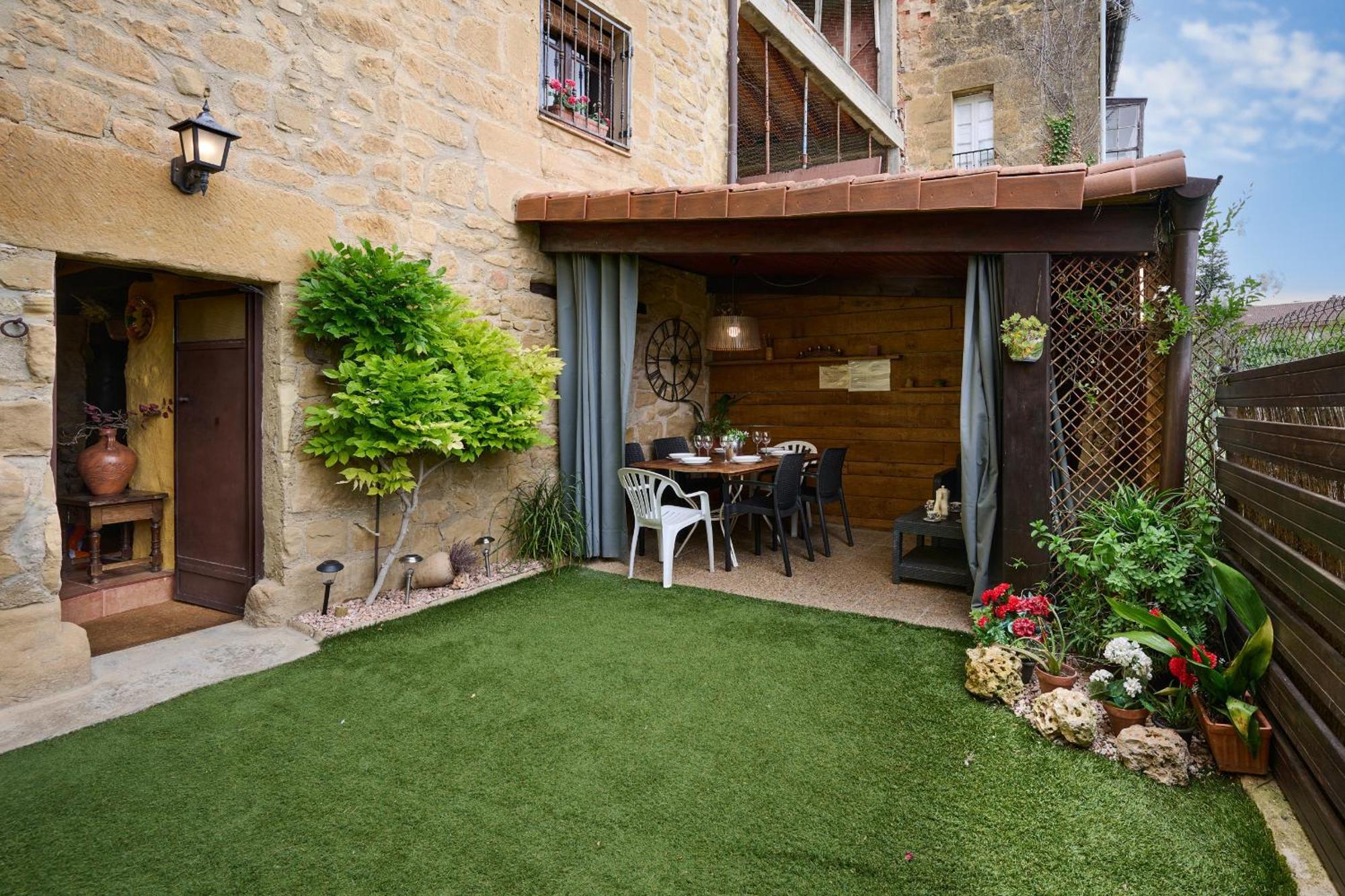 Villa Historic Haven By Fidalsa Labastida Exterior foto