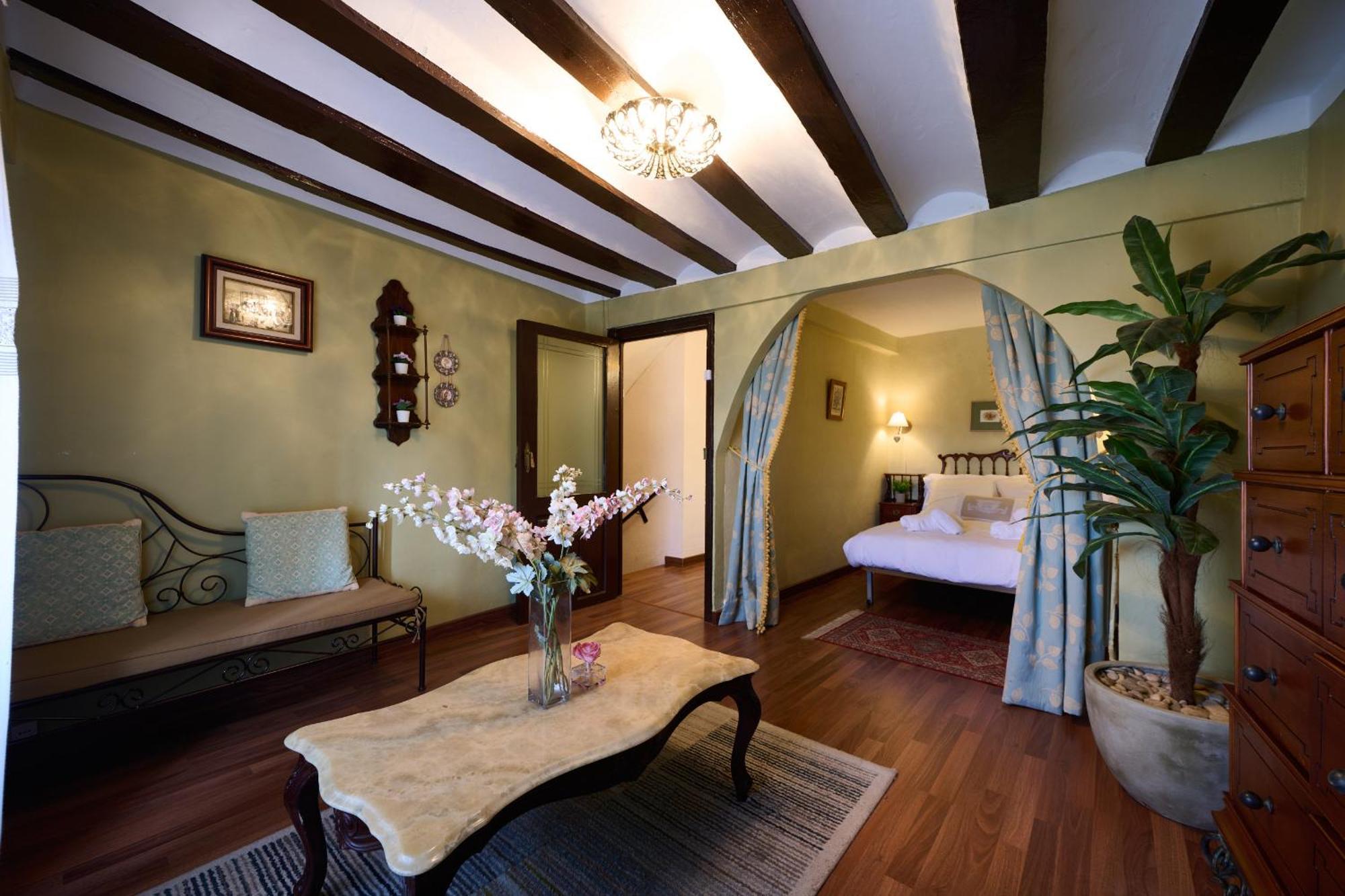 Villa Historic Haven By Fidalsa Labastida Exterior foto